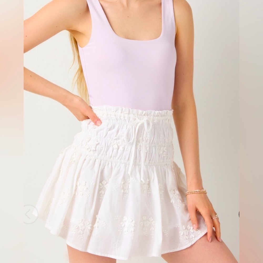 Francesca’s White linen skirt
